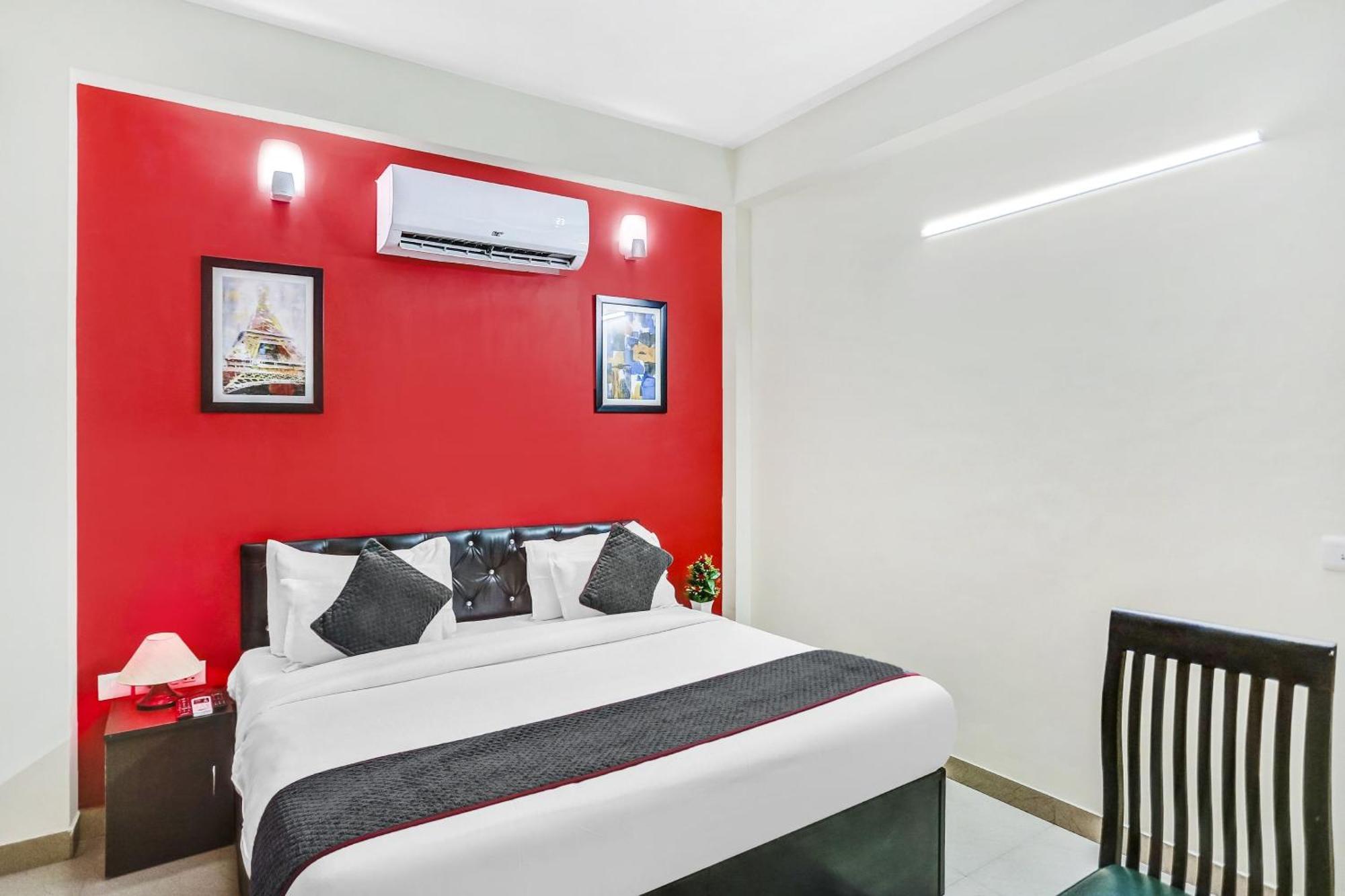 Townhouse Rumaisa Indirapuram Экстерьер фото
