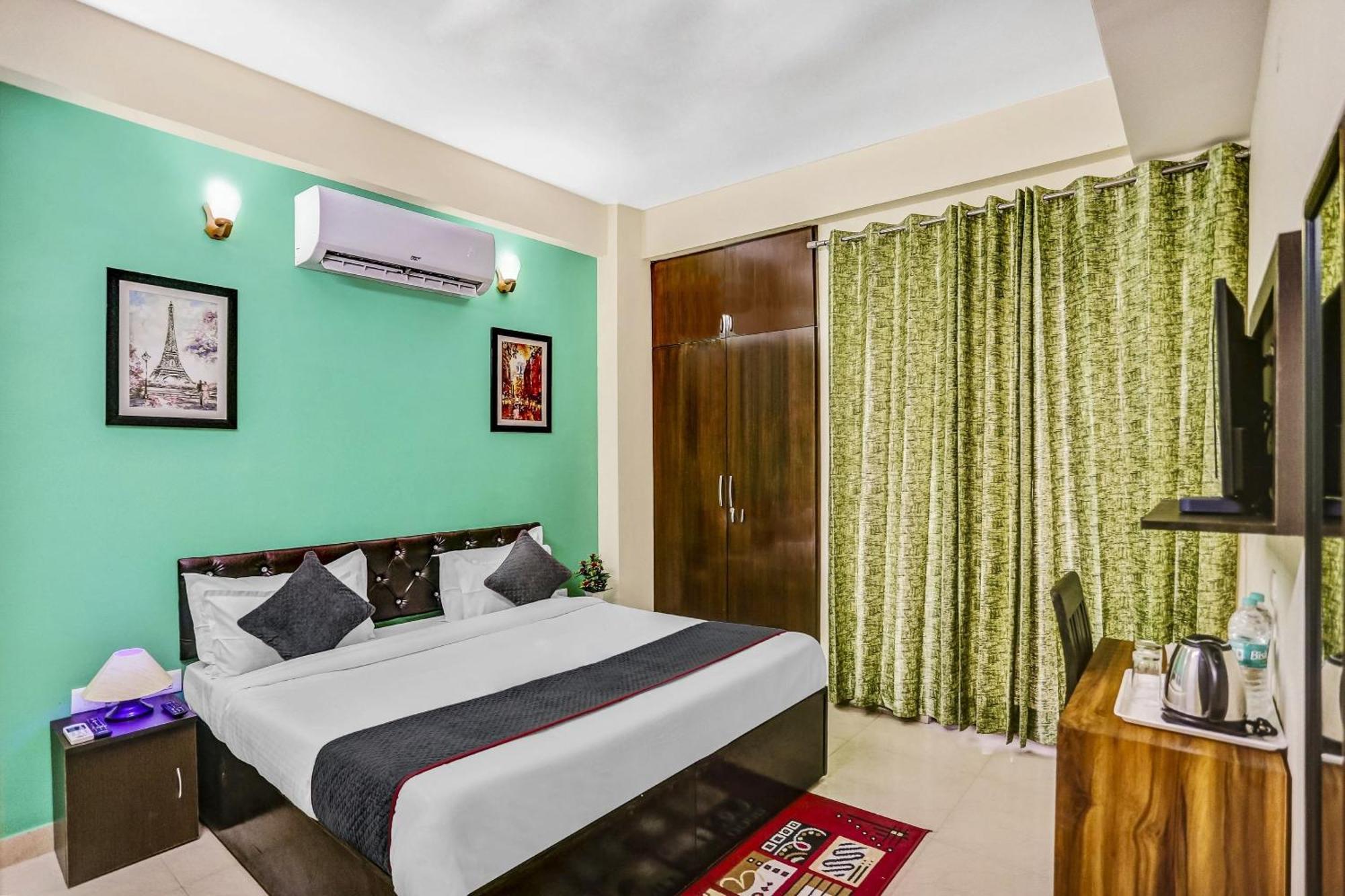 Townhouse Rumaisa Indirapuram Экстерьер фото